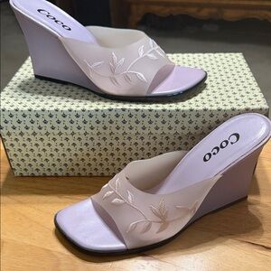 Coco Women's Lilac Embroidered Wedge Sandals